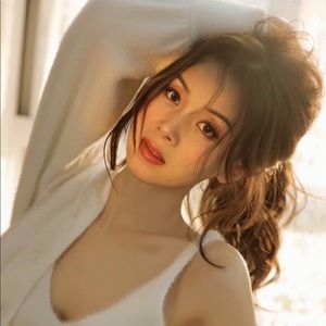 Meet your Posher, Thi lieu